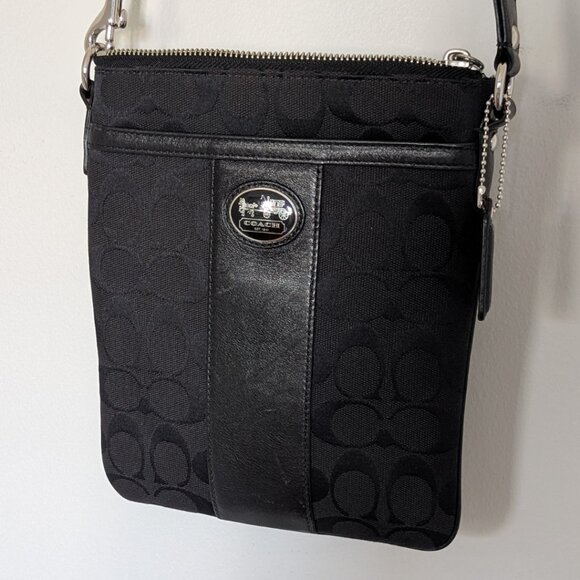 COACH Black Signature Canvas and Leather Swingpack Crossbody Bag Women's - Picture 2 of 5